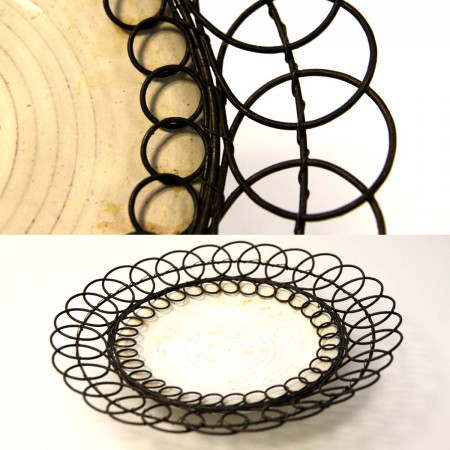 Drátovaný keramický talíř